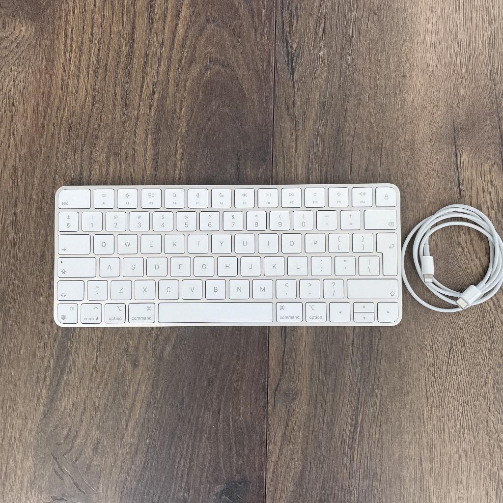 Apple Toetsenbord Magic Keyboard Nieuw, Computers en Software, Nieuw, Ophalen of Verzenden, Draadloos, Qwerty