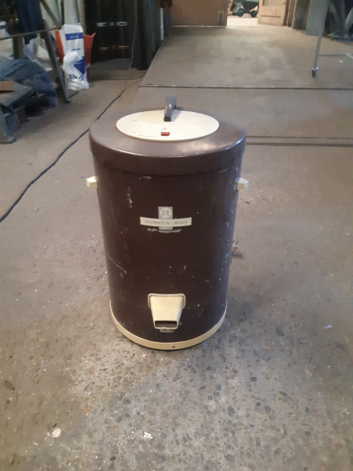 Vintage centrifuge te koop - Superia, Minder dan 4 kg, Bovenlader, Ophalen of Verzenden, 85 tot 90 cm