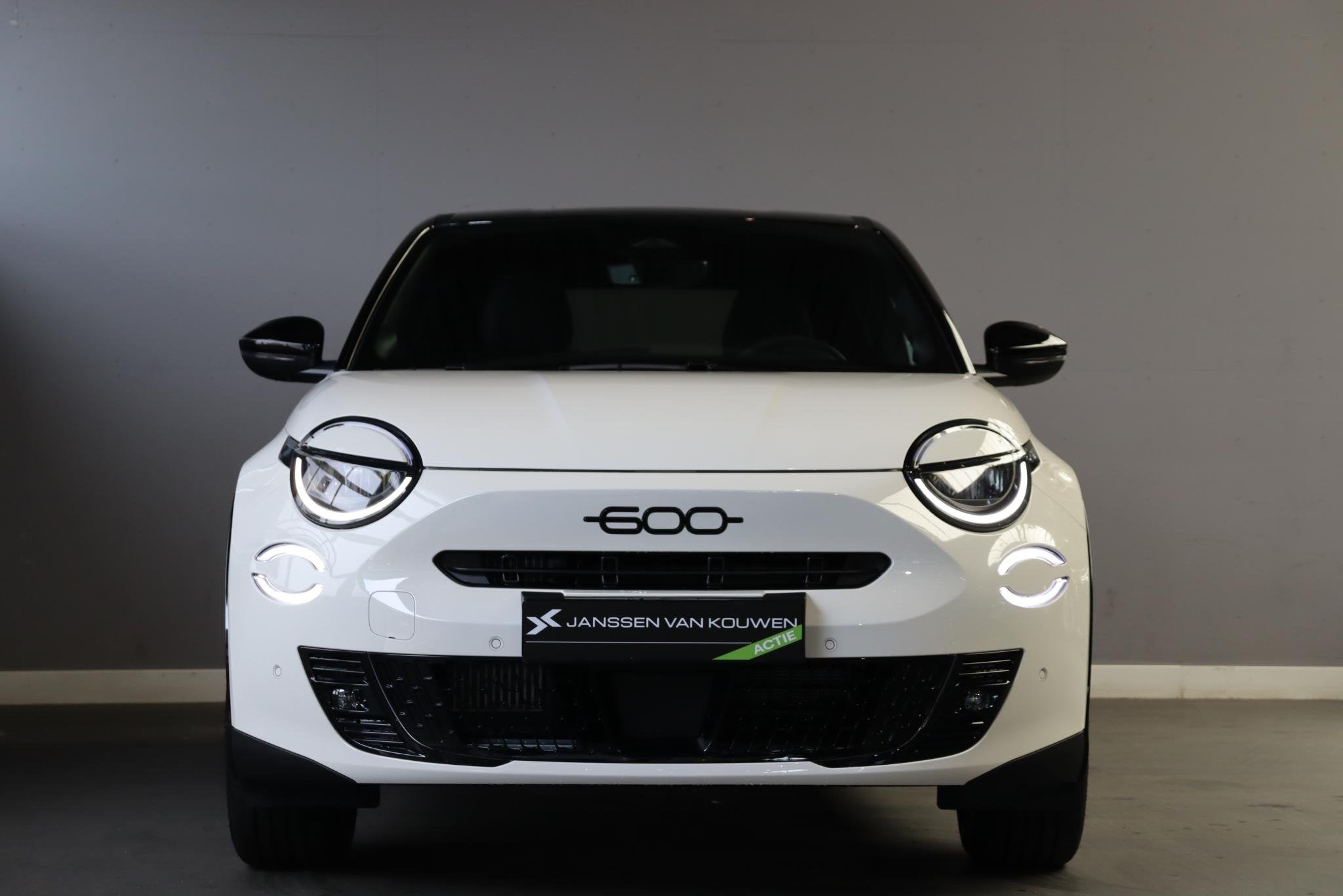 Fiat 600 1.2 Hybrid Sport 145PK / 2+6 Jaar Garantie / Voorra, Auto's, Fiat, Euro 6, 1199 cc, 620 kg, Wit