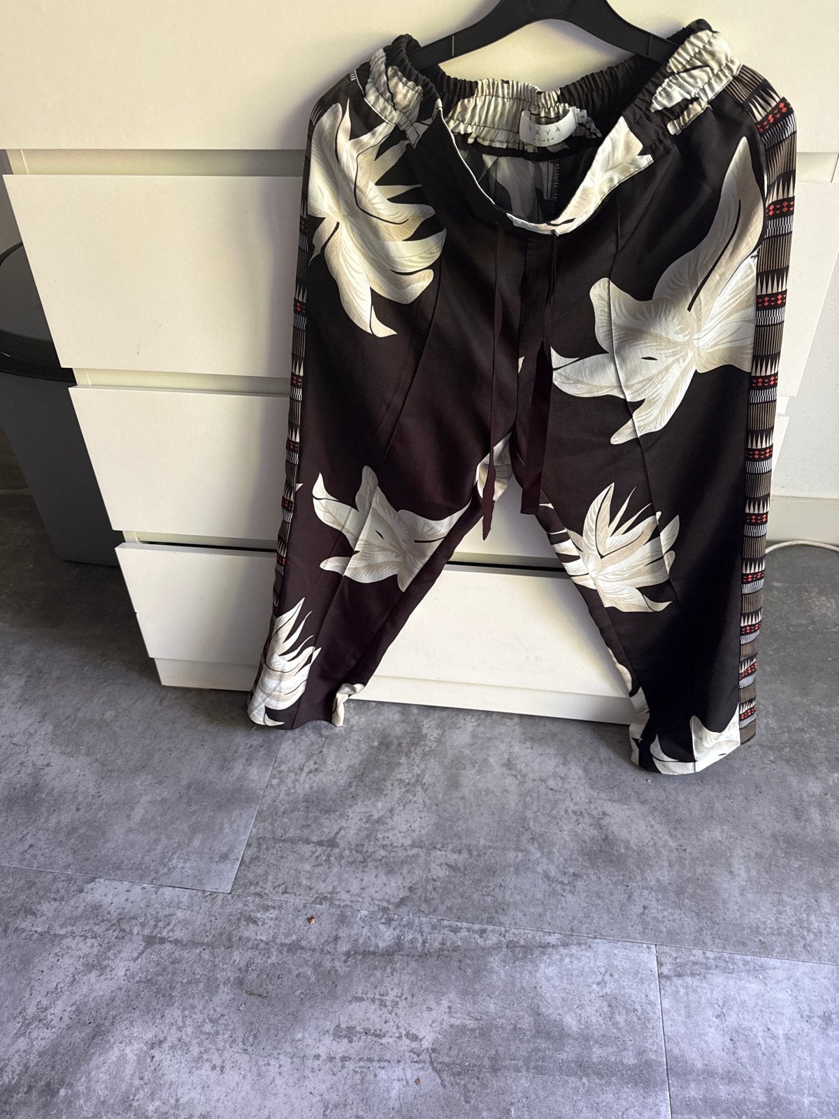 Yaya broek maat 40 met tropische print, Maat 38/40 (M), Zwart, Ophalen of Verzenden, Zo goed als nieuw