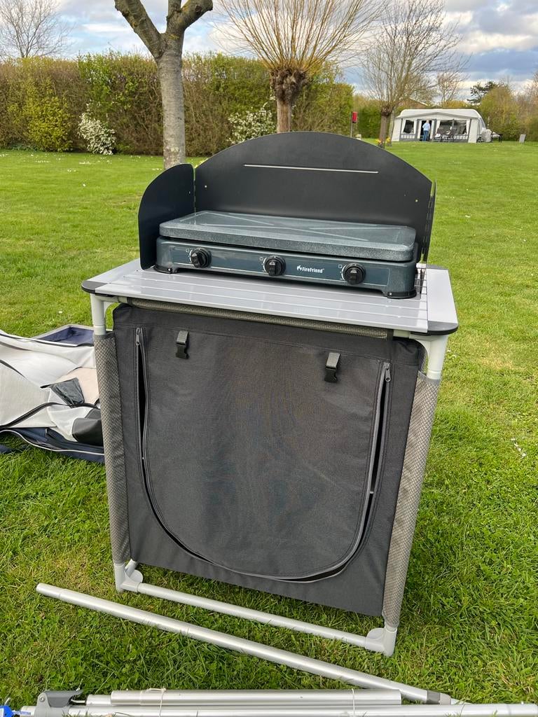 Camping kastje met windscherm voor gasfornuis (exclusief), Ophalen of Verzenden, Gebruikt