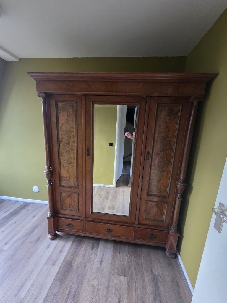 Antieke vintage kledingkast met spiegel, Ophalen