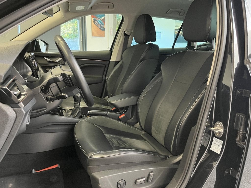 Skoda Kamiq 1.5 TSI ACT Business Edition | TREKHAAK | LEDER, Auto's, 4 cilinders, Zwart, Bedrijf, 650 kg
