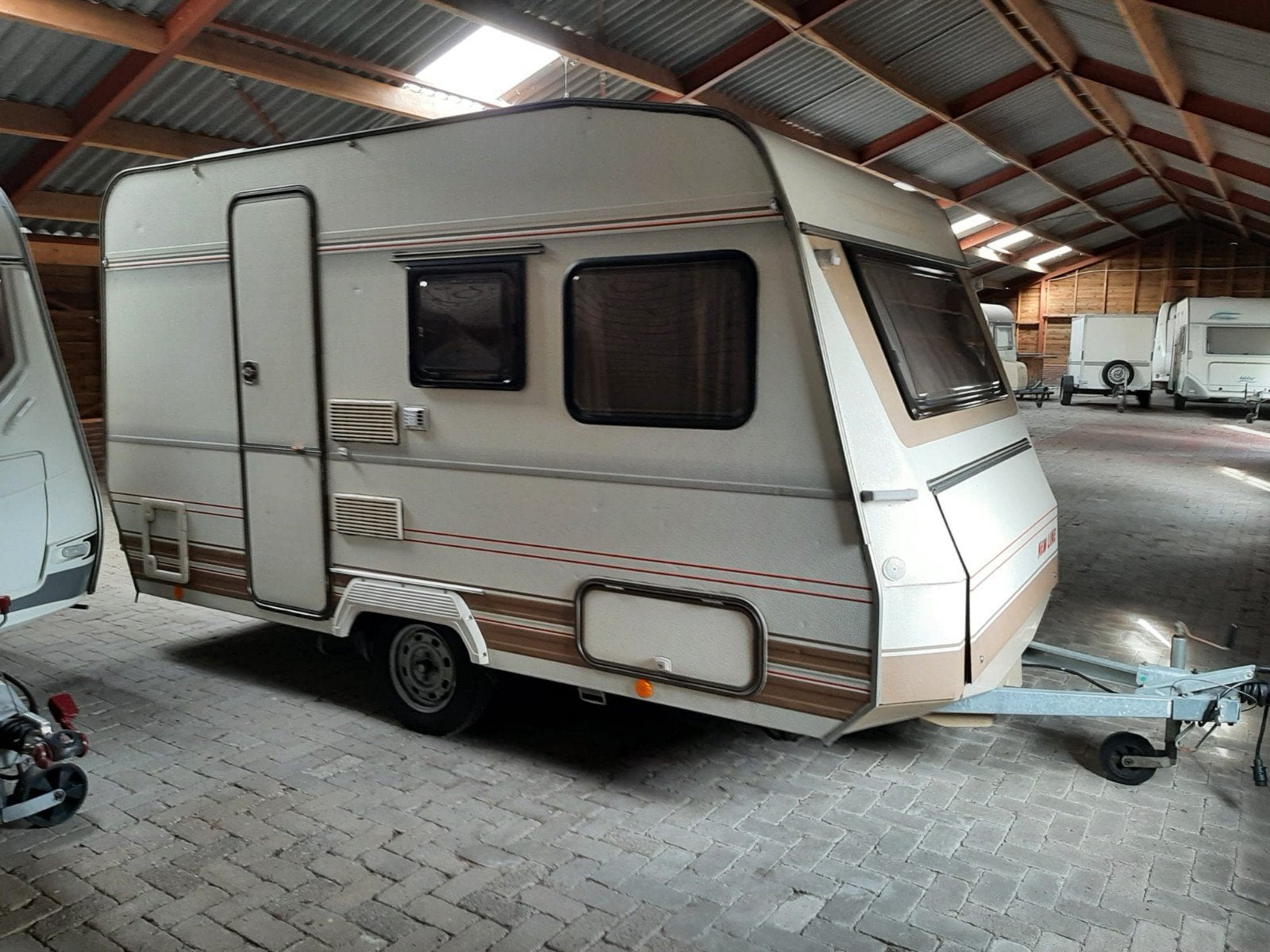 Dethleffs New Line Caravan uit 1989 - Compact en compleet, Caravans en Kamperen, Koelkast, Treinzit, Dwarsbed, Particulier