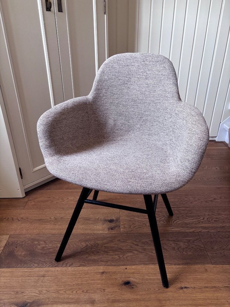 Comfortabele gestoffeerde stoel Zuiver, Ophalen, Gebruikt, Modern, Comfortabel, Hout