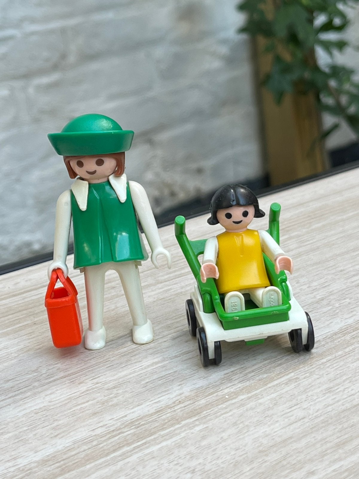 Vintage Playmobil 3597 moeder met kinderwagen, Gebruikt, Complete set, Overige typen, Ophalen of Verzenden