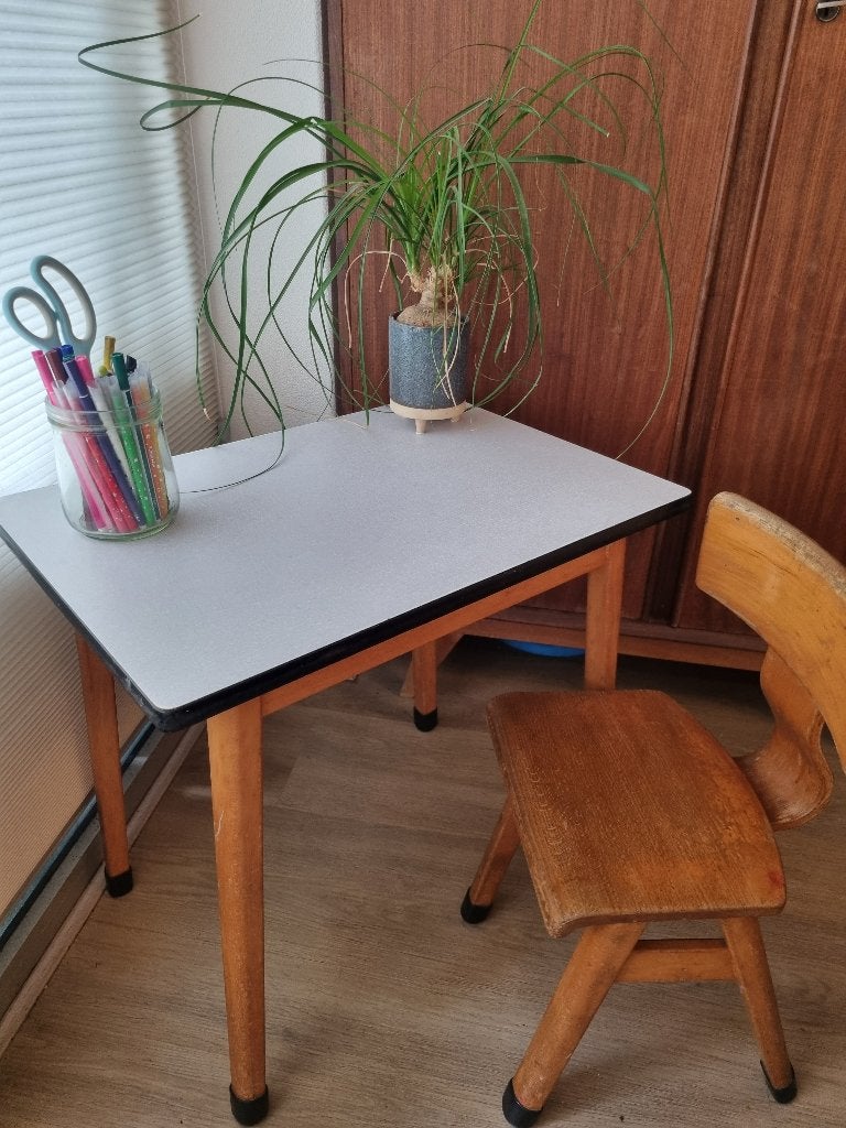 Kindertafel + stoel, Ophalen, Gebruikt, Tafel(s) en Stoel(en)