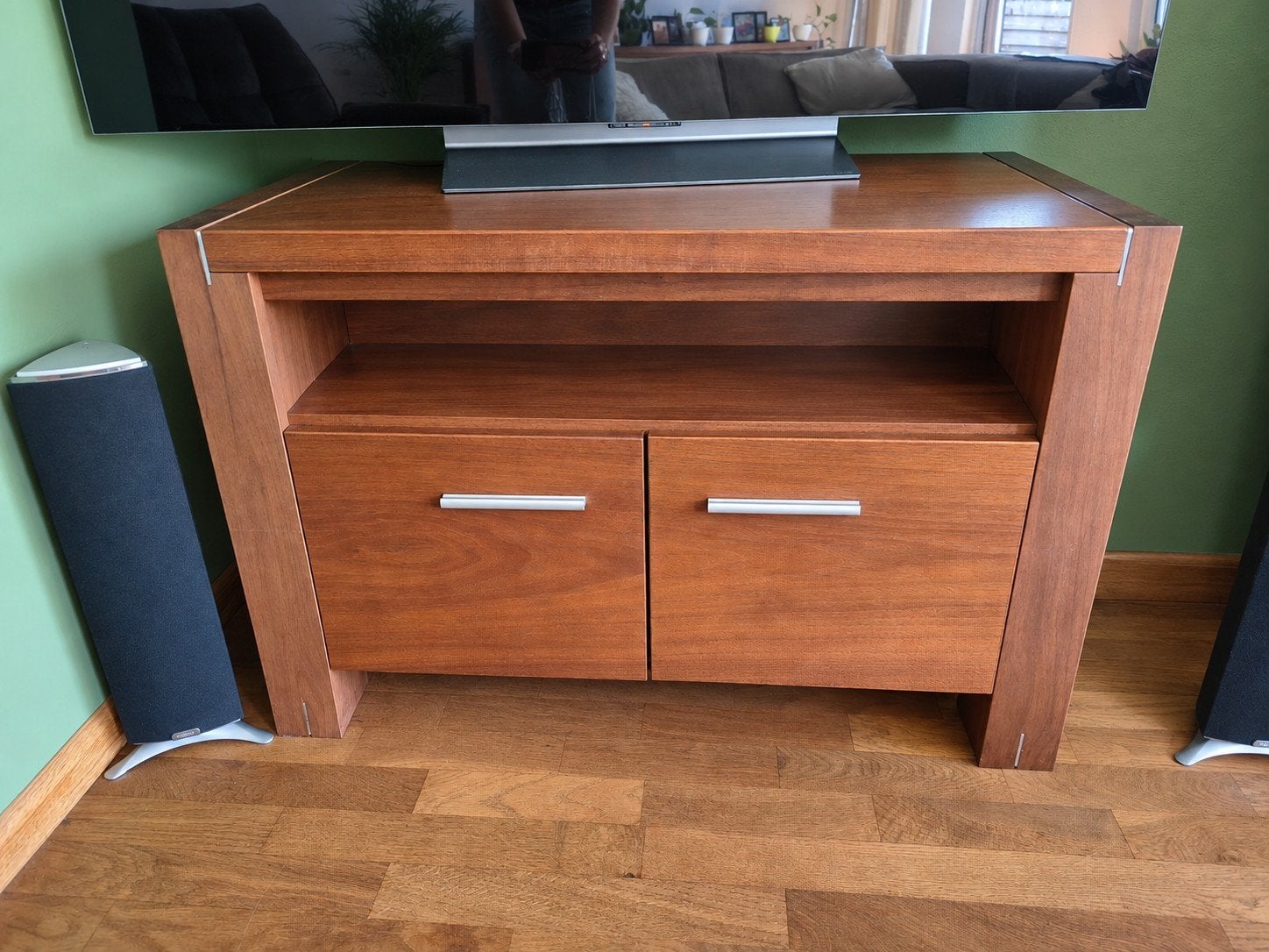 TV kast noten fineer met RVS details van Piet Klerkx, Ophalen, Gebruikt, 50 tot 100 cm, Minder dan 100 cm