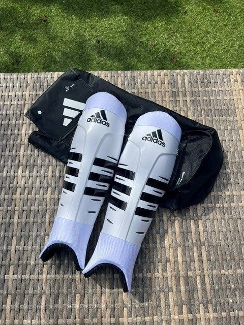 Adidas scheenbeschermers maat M, zo goed als nieuw, Sport en Fitness, Ophalen, Zo goed als nieuw, Overige typen