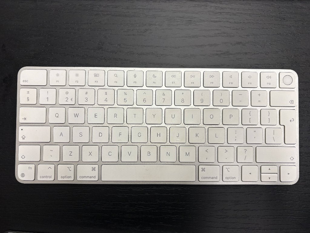 Draadloos Apple Toetsenbord met Touch ID (A2449), Computers en Software, Toetsenborden, Gebruikt, Oplaadbaar, Apple Inc., Verzenden