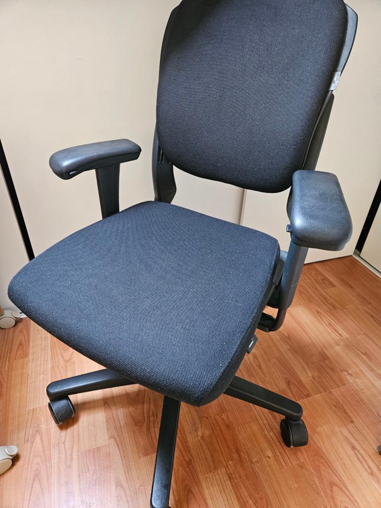 Ahrend bureaustoel - Ergonomisch en comfortabel, Ophalen, Gebruikt, Zwart, Bureaustoel