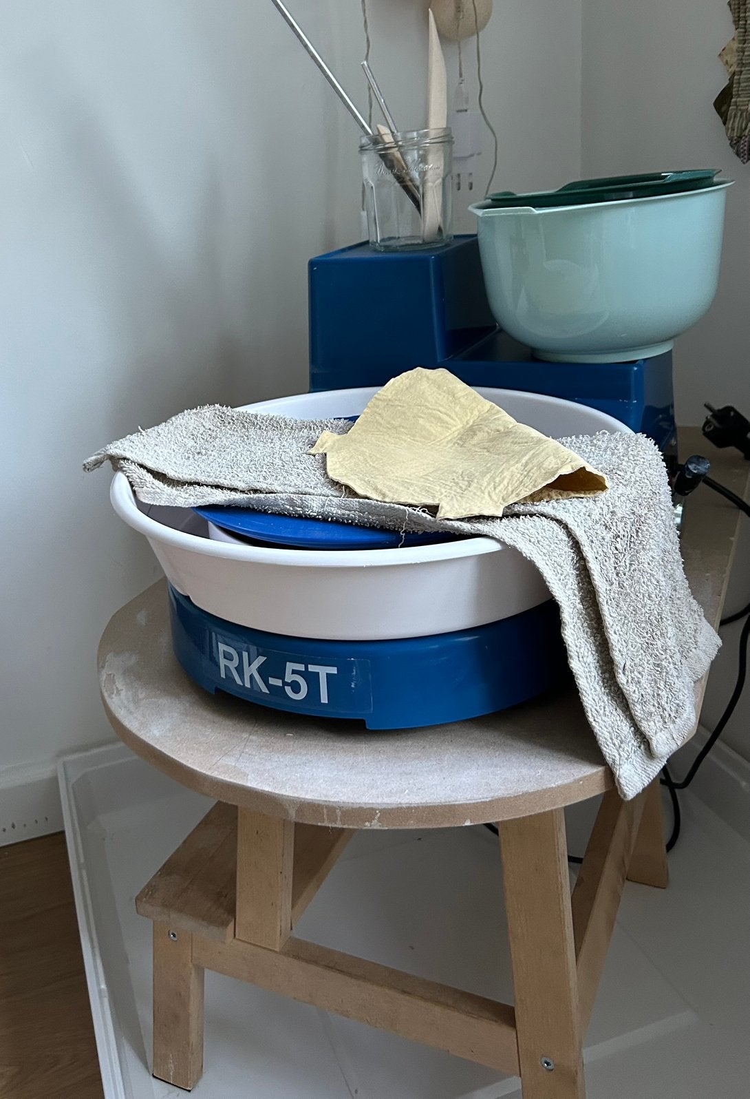 Shimpo RK-5T draaischijf met accessoires en klei, Ophalen, Gebruikt