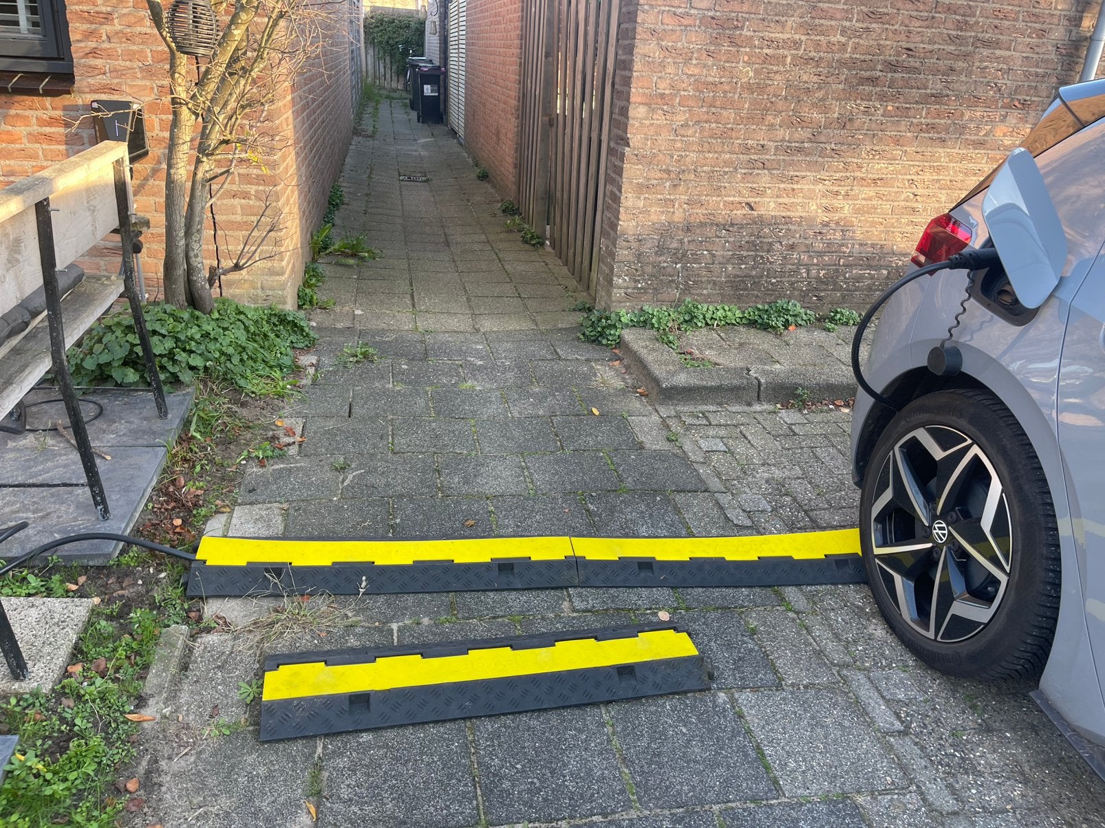 3x Vevor kabelgoot Kabeldrempel Kabelbrug 2 Kanalen 3 meter, Ophalen of Verzenden, Zo goed als nieuw, Kabel of Snoer