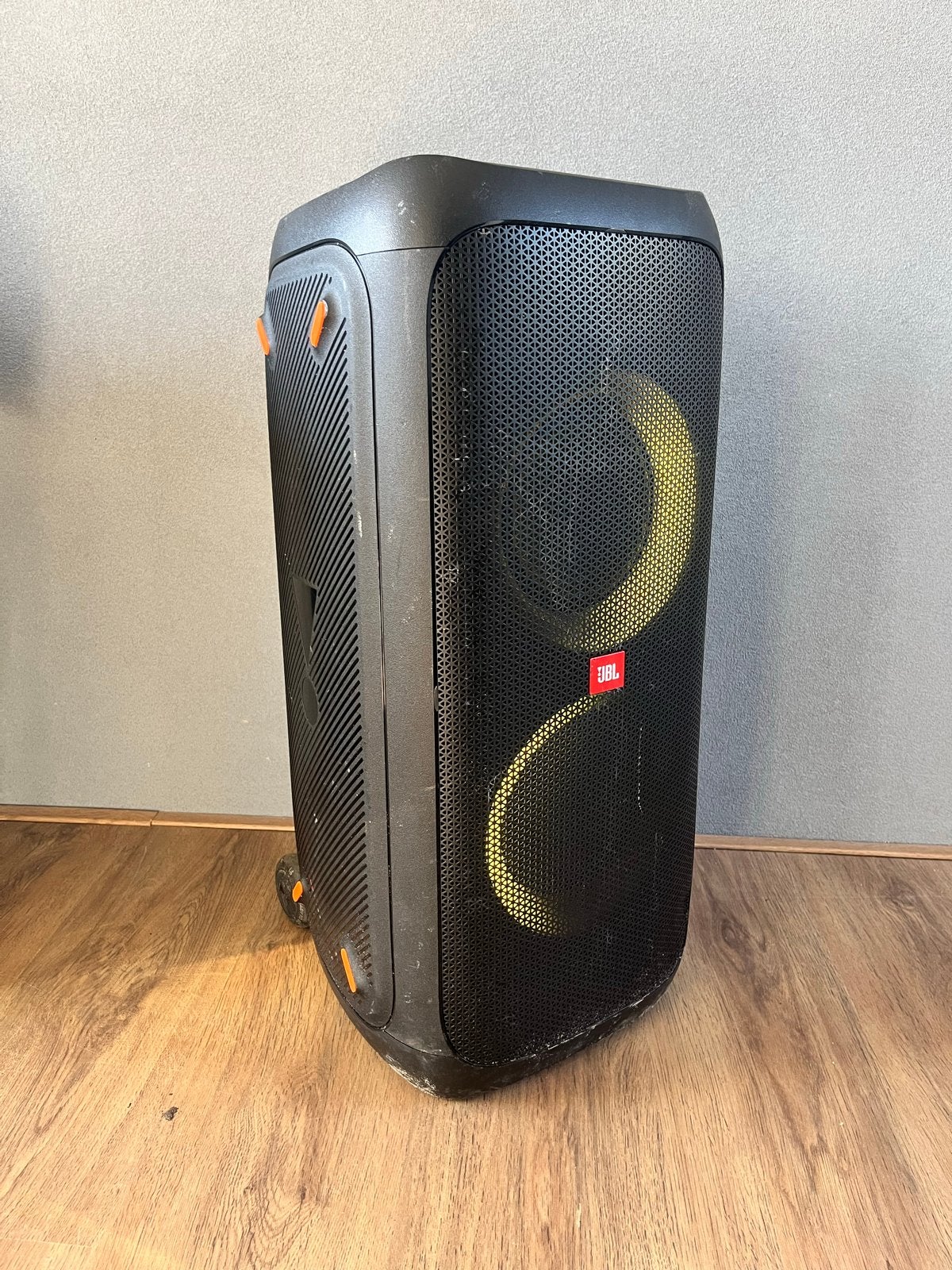 JBL Partybox 310 - Perfect werkend, lichte gebruikssporen