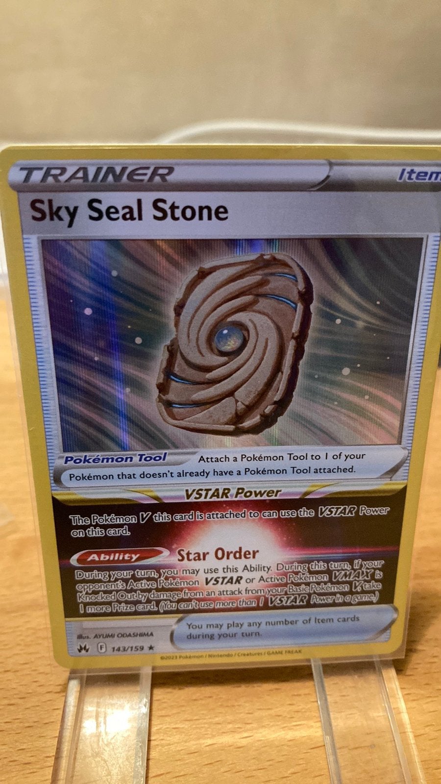 Pokemon Sky-seal-stone holo 143/159 Crown Zenith 2,50 euro, Ophalen of Verzenden, Zo goed als nieuw