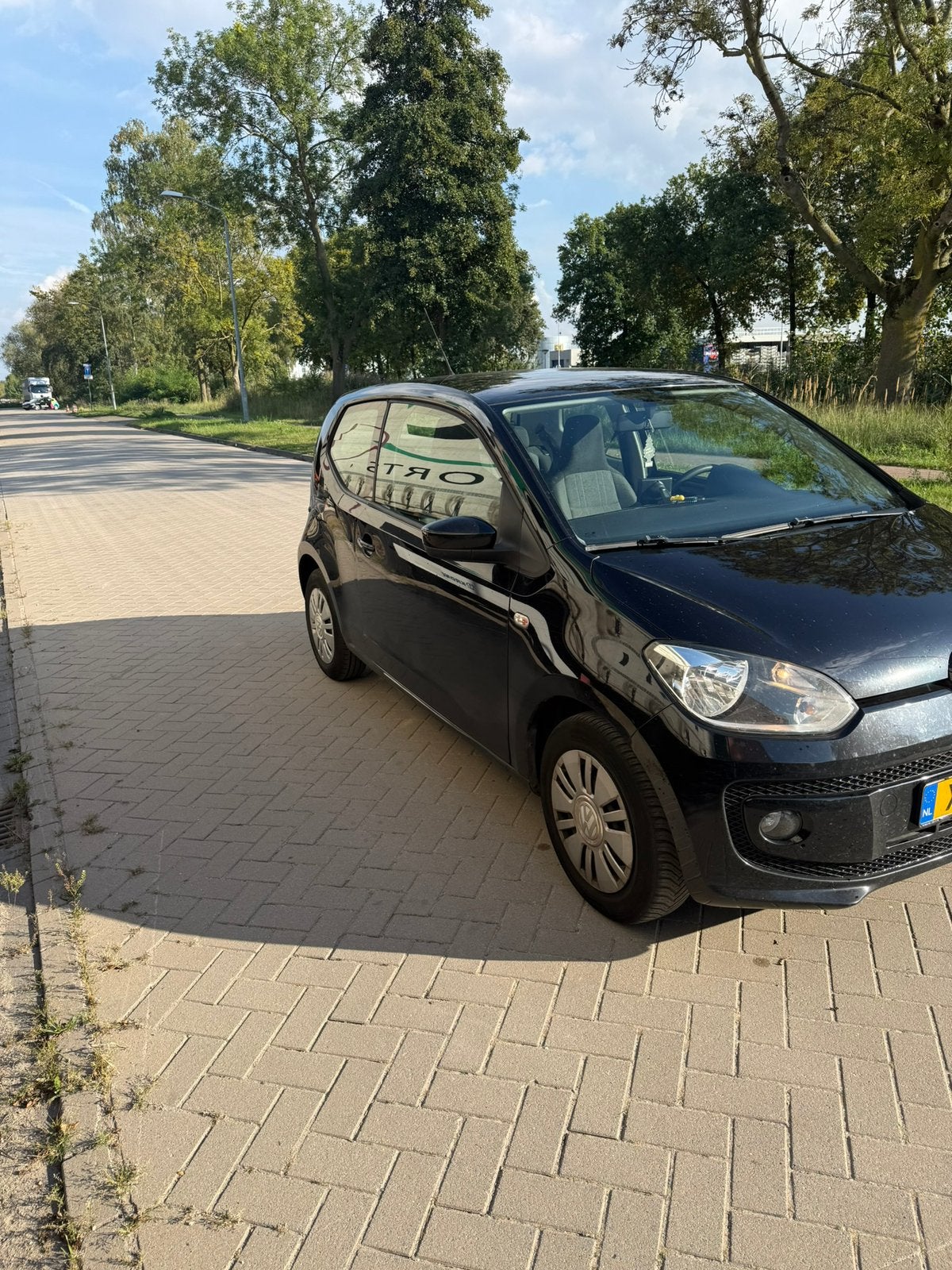 Volkswagen up! 1.0 44KW 2013 Zwart, Auto's, Voorwielaandrijving, Up!, 4 stoelen, Zwart