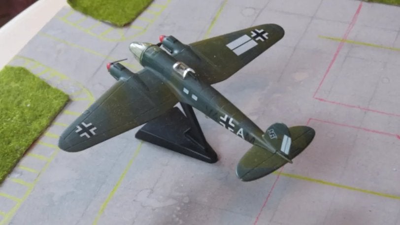 Heinkel He-111, Schaal 1:144 - vliegtuig model, Overige merken, 1:144 tot 1:200, Ophalen of Verzenden, Zo goed als nieuw