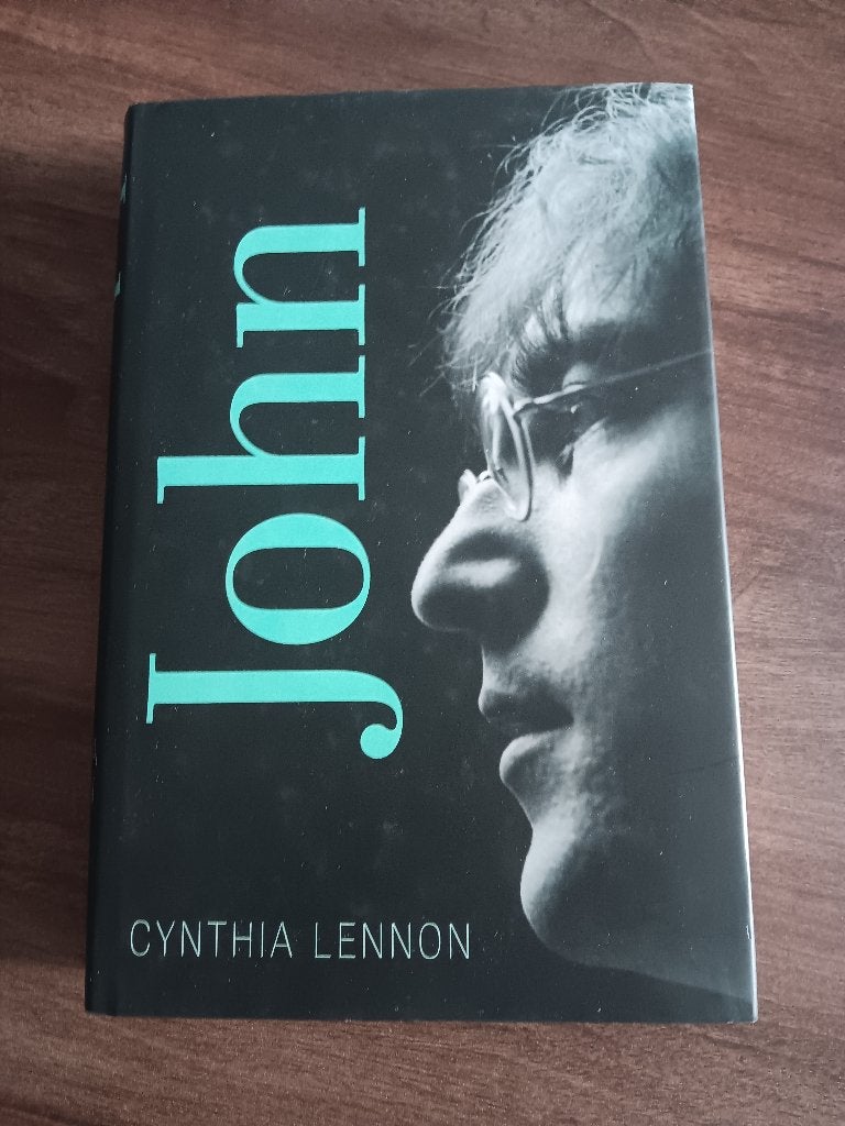 "John", boek over de Beatle John Lennon. In nieuwstaat!, Boeken, Artiest, Zo goed als nieuw, Cynthia Lennon, Ophalen of Verzenden