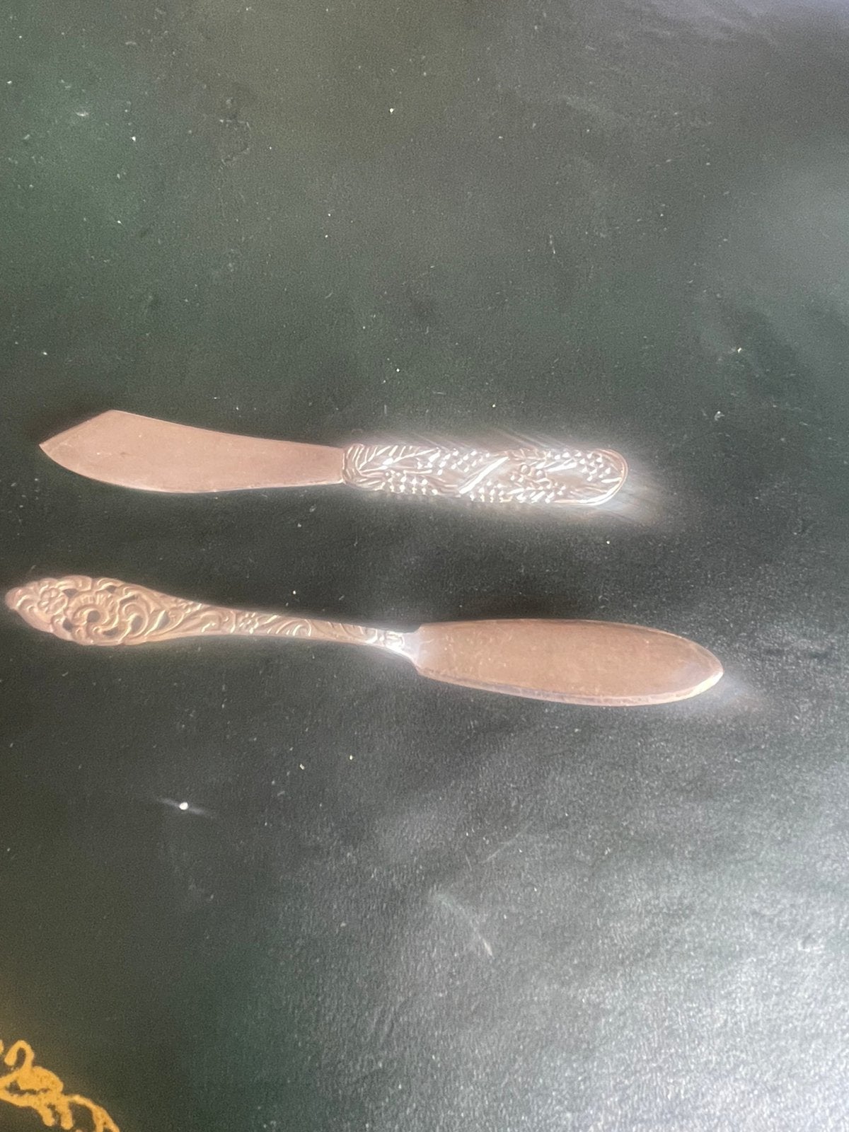 Twee verzilverde botermesjes, Ophalen of Verzenden, Gebruikt, Zilver