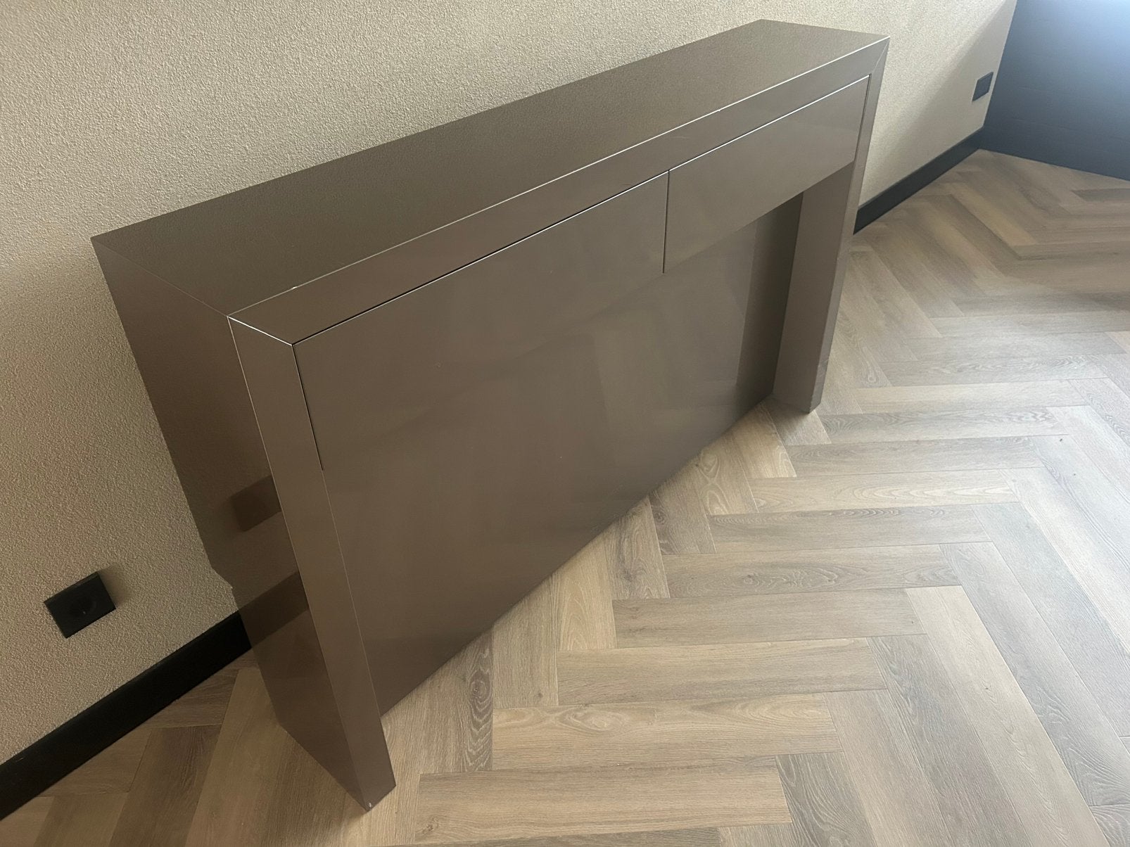 Taupe dressoir / wandkast, Ophalen, Gebruikt, 100 tot 150 cm, Met lade(s)
