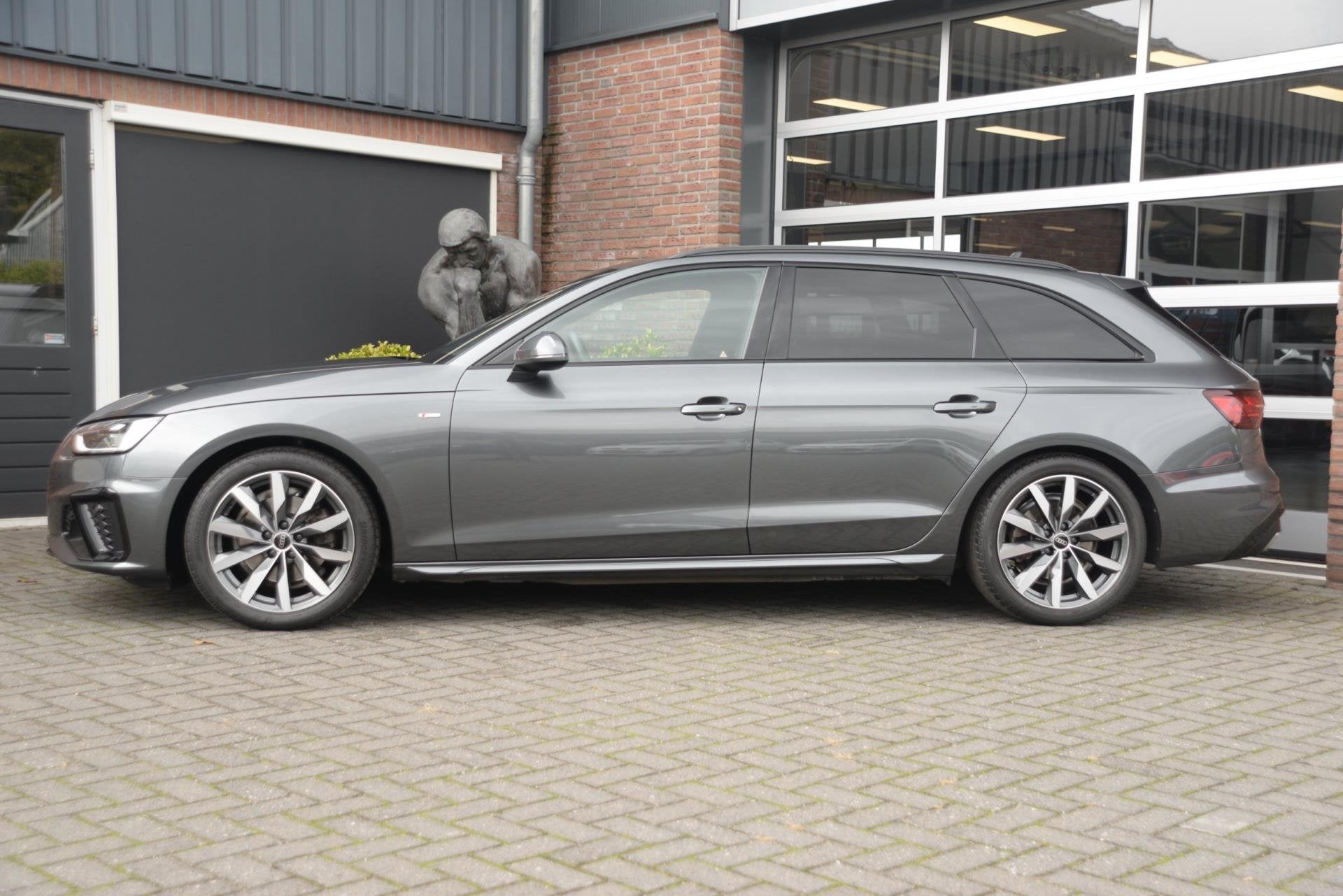 Audi A4 Avant 35 TFSI S edition Competition | Orig NL |, Auto's, Dealer onderhouden, Gebruikt, Euro 6, 4 cilinders