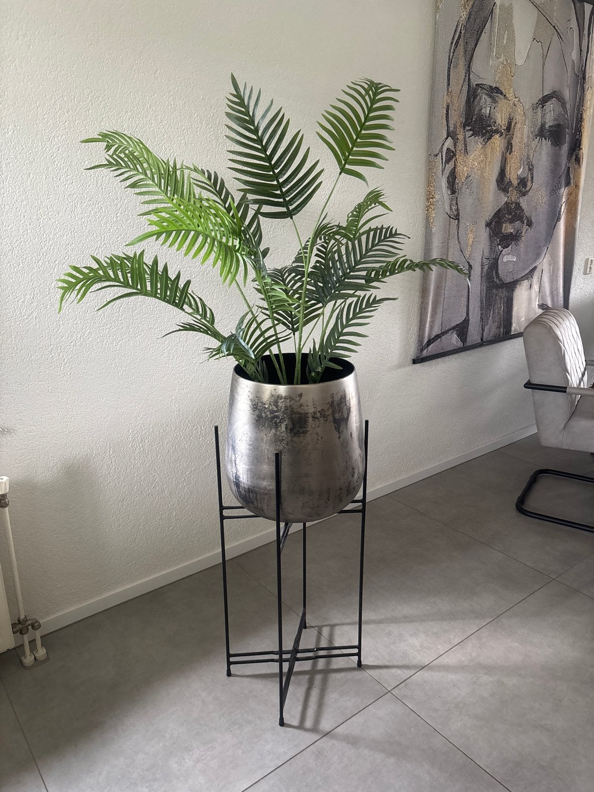 Grote plantenbak met standaard (Intratuin) taupe, Ophalen of Verzenden, Zo goed als nieuw, Meerkleurig, Metaal