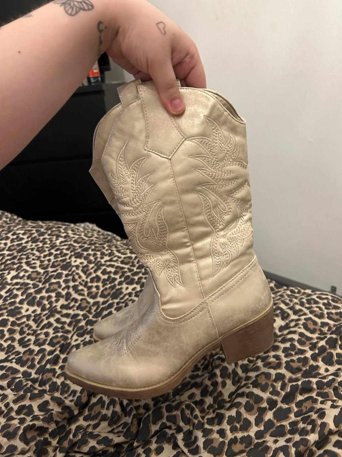 Cowboylaarsjes champagne kleur maat 38, Kleding | Dames, Schoenen, Ophalen of Verzenden, Gedragen, Overige kleuren, Lage of Enkellaarzen