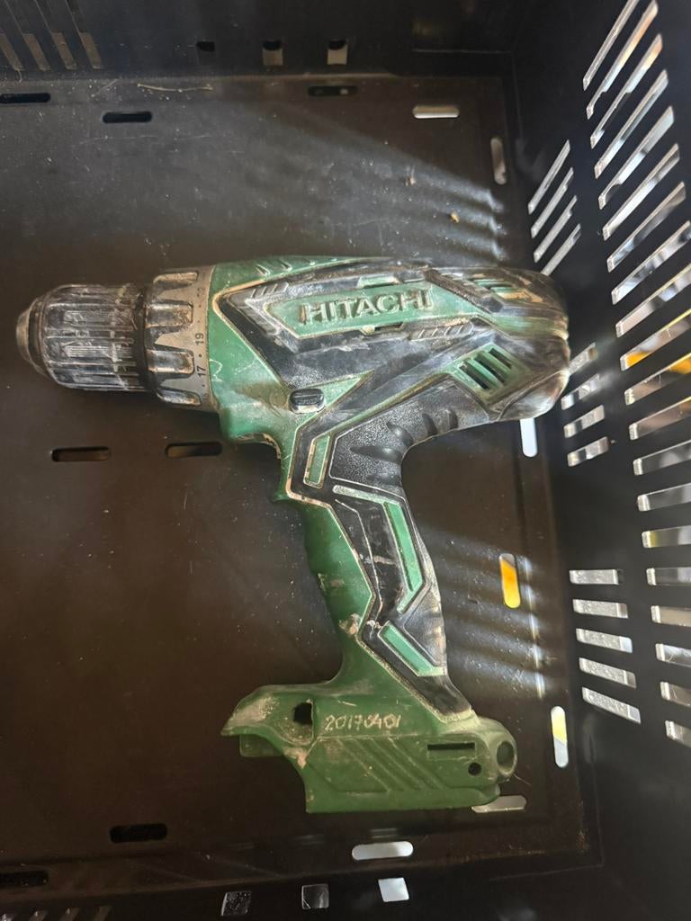 Hitachi boormachine met oplader en accu, Ophalen of Verzenden, Zo goed als nieuw, Boormachine