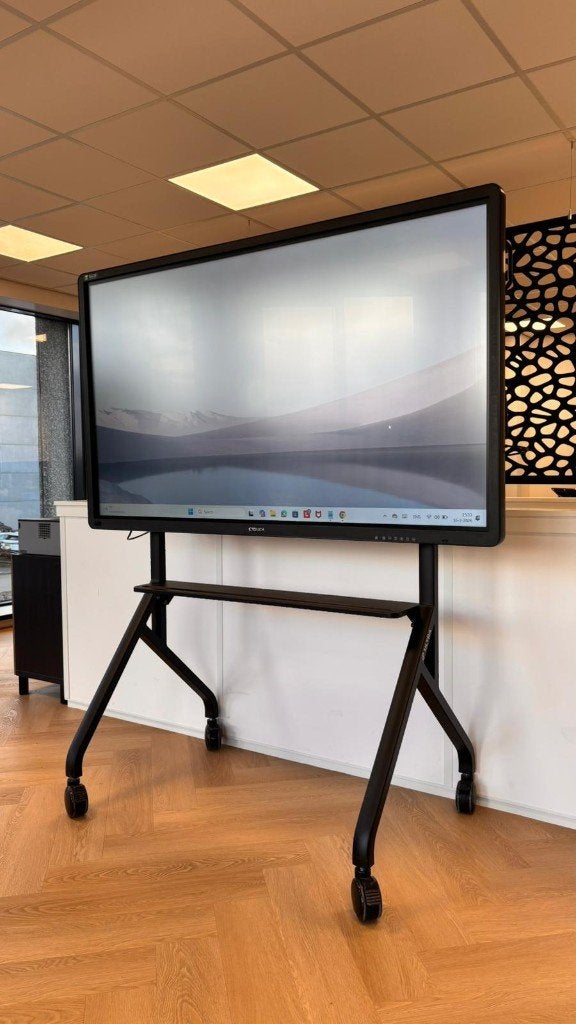 70 inch digibord met nieuw verrijdbaar onderstel, Overige merken, Gebruikt, 50 Hz, LCD