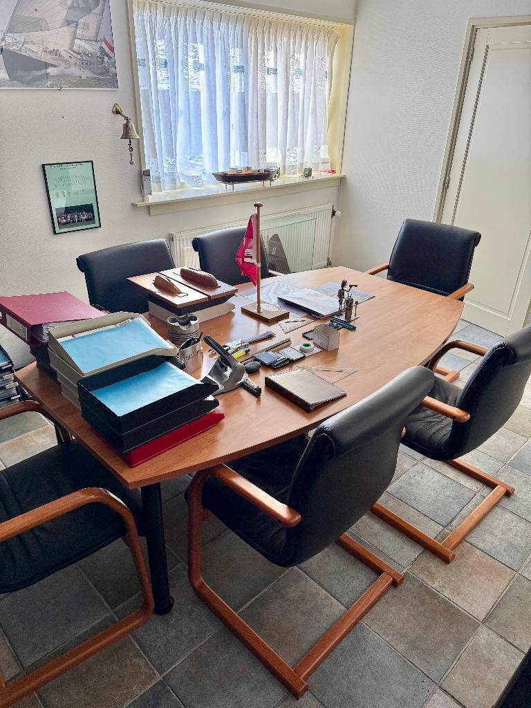 Gratis vergadertafel, Ophalen, Gebruikt, Hout, Bruin