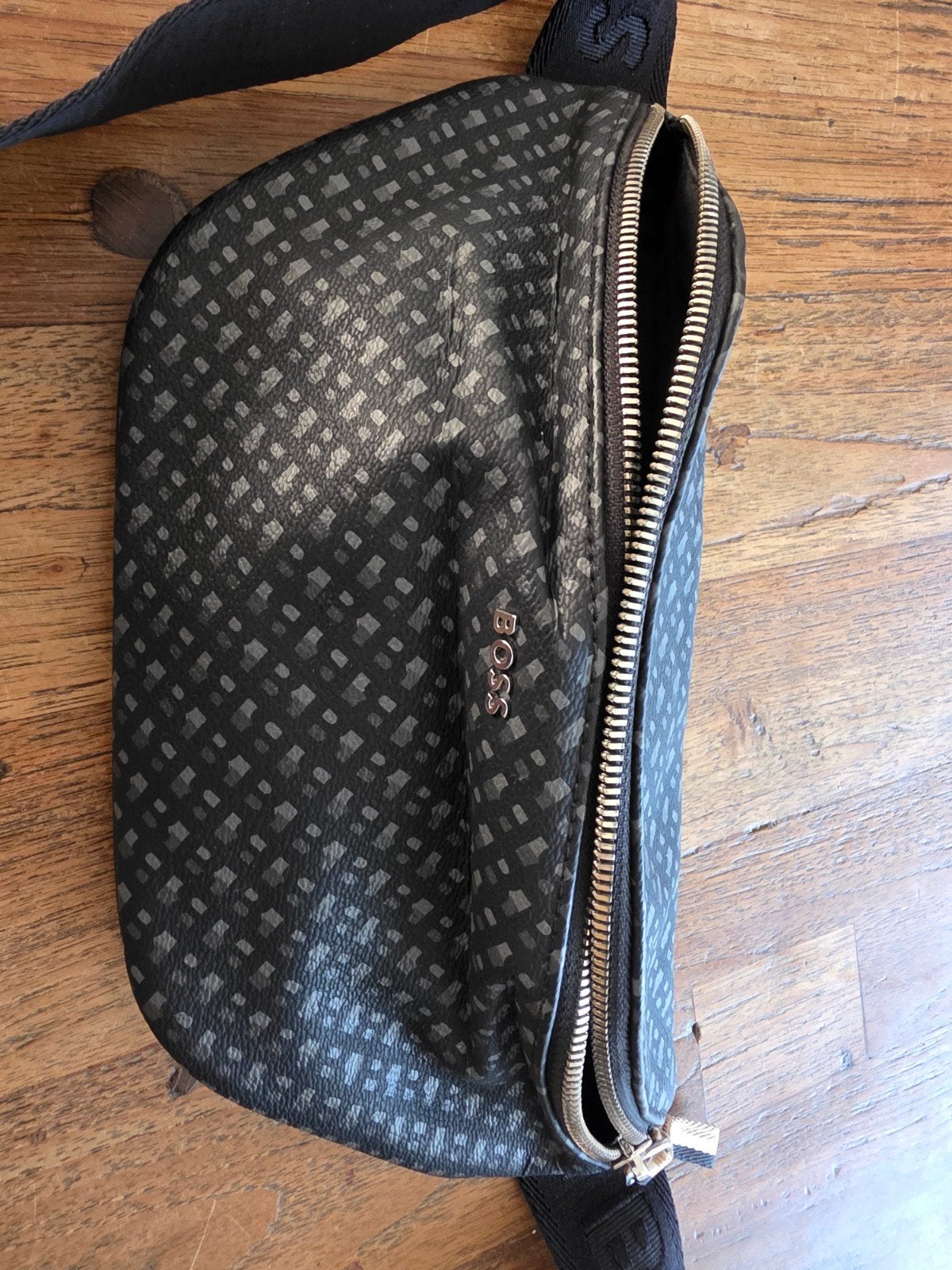 Stijlvolle BOSS heuptas/crossbodytas - Zo goed als nieuw, Sieraden, Tassen en Uiterlijk, Ophalen of Verzenden, Zo goed als nieuw