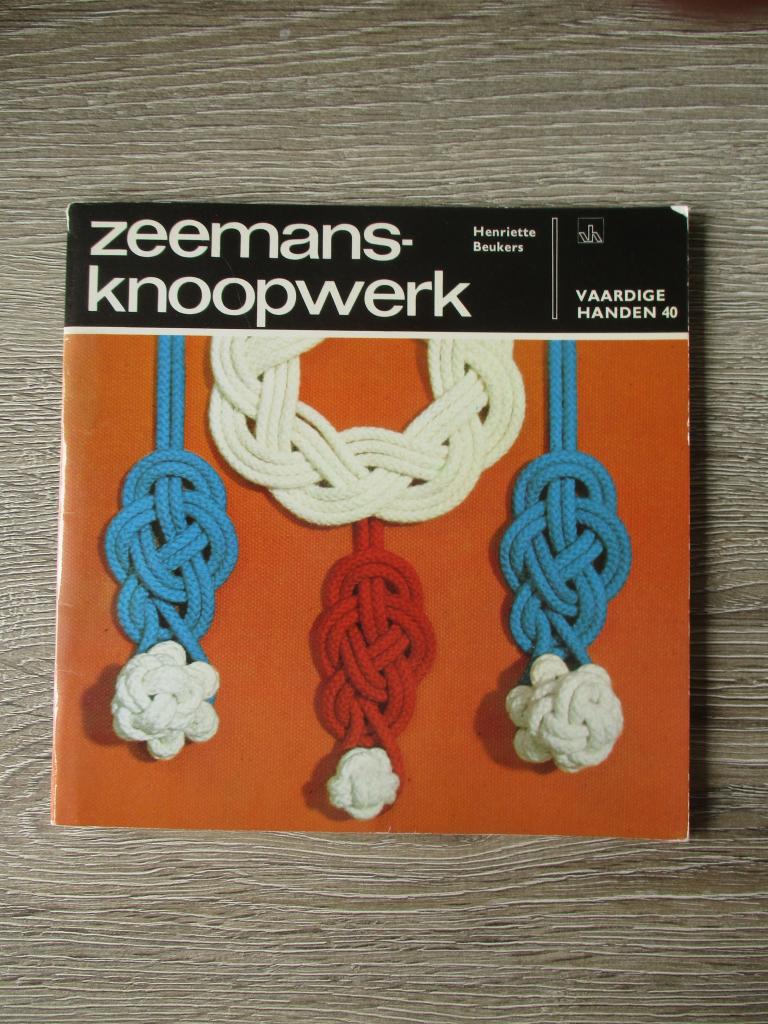 Zeemans knoopwerk - Henriette Beukers, Ophalen of Verzenden, Gelezen, Overige onderwerpen