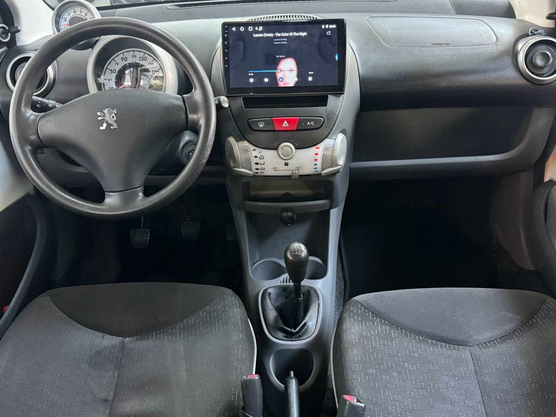 Peugeot 107 Navigatie.1de eigenaar. Nieuwe apk.airco, Voorwielaandrijving, Euro 5, Gebruikt, 4 stoelen