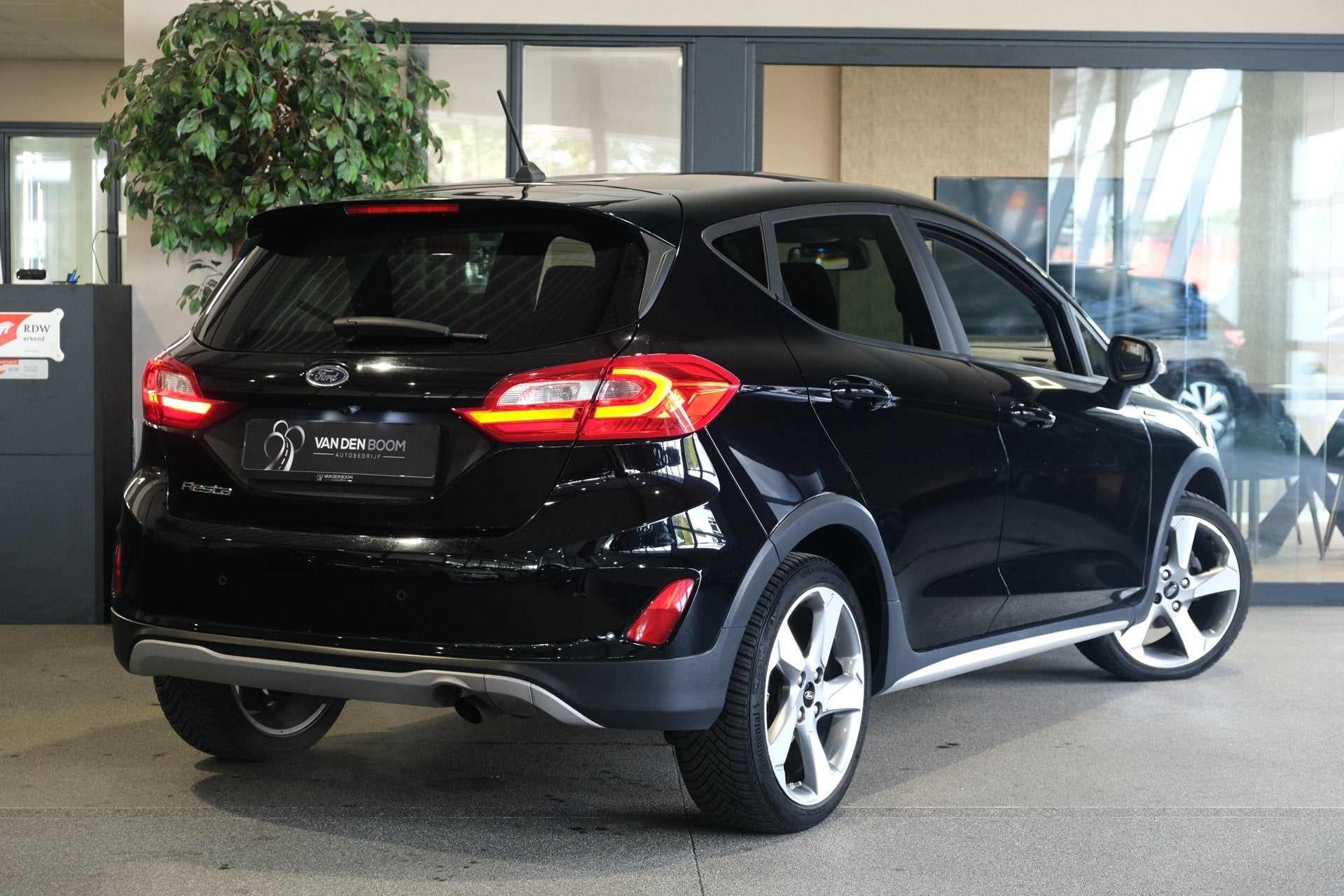 Ford Fiesta 1.0 EcoBoost Active 140 PK Navi Led Cam Pdc Crui, Auto's, Voorwielaandrijving, Dealer onderhouden, Stof, Gebruikt