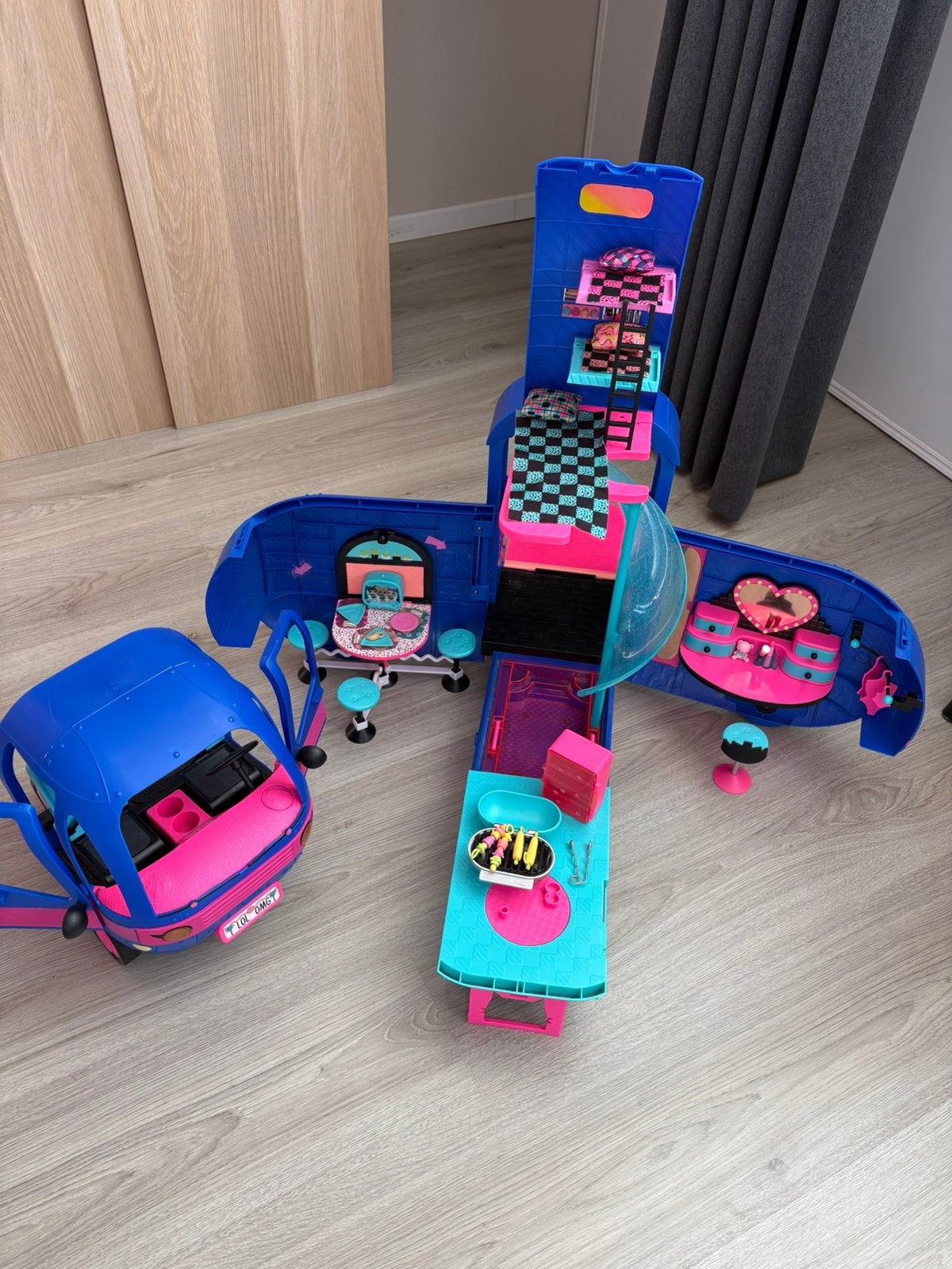 LOL camper met accesoires, Ophalen, Zo goed als nieuw, Jongen of Meisje
