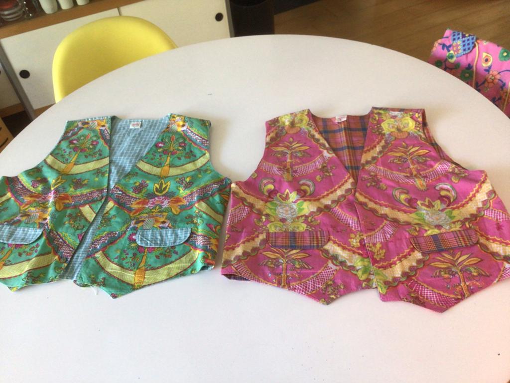 2 OILILY gilets mt. 158 en 164, Verzenden, Zo goed als nieuw, Meisje, Overhemd of Blouse