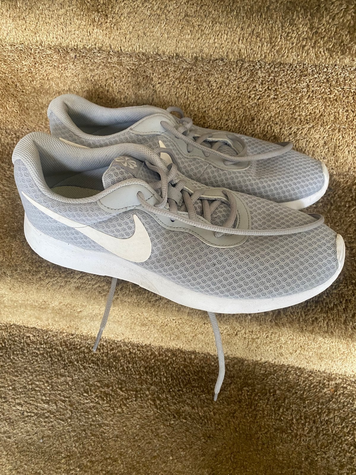 Tekoop gymschoenen, Ophalen, Grijs, Sneakers of Gympen, Zo goed als nieuw