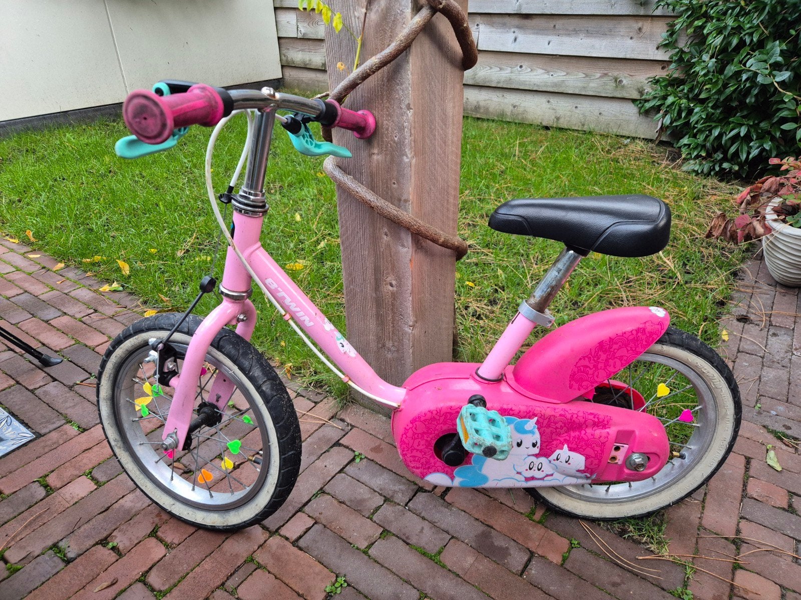 Roze kinderfiets B'Twin 16 inch met zijwieltjes, Ophalen, Gebruikt, Velgrem, Minder dan 16 inch