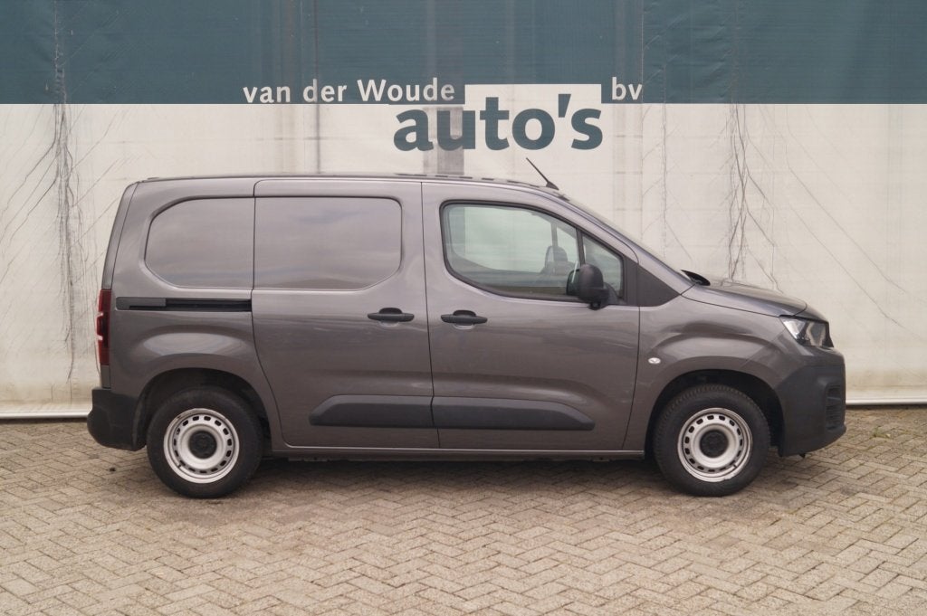 Peugeot Partner 1.5 BlueHDI Asphalt -NAVI-CAM-DAB-, Voorwielaandrijving, Dealer onderhouden, Stof, Gebruikt