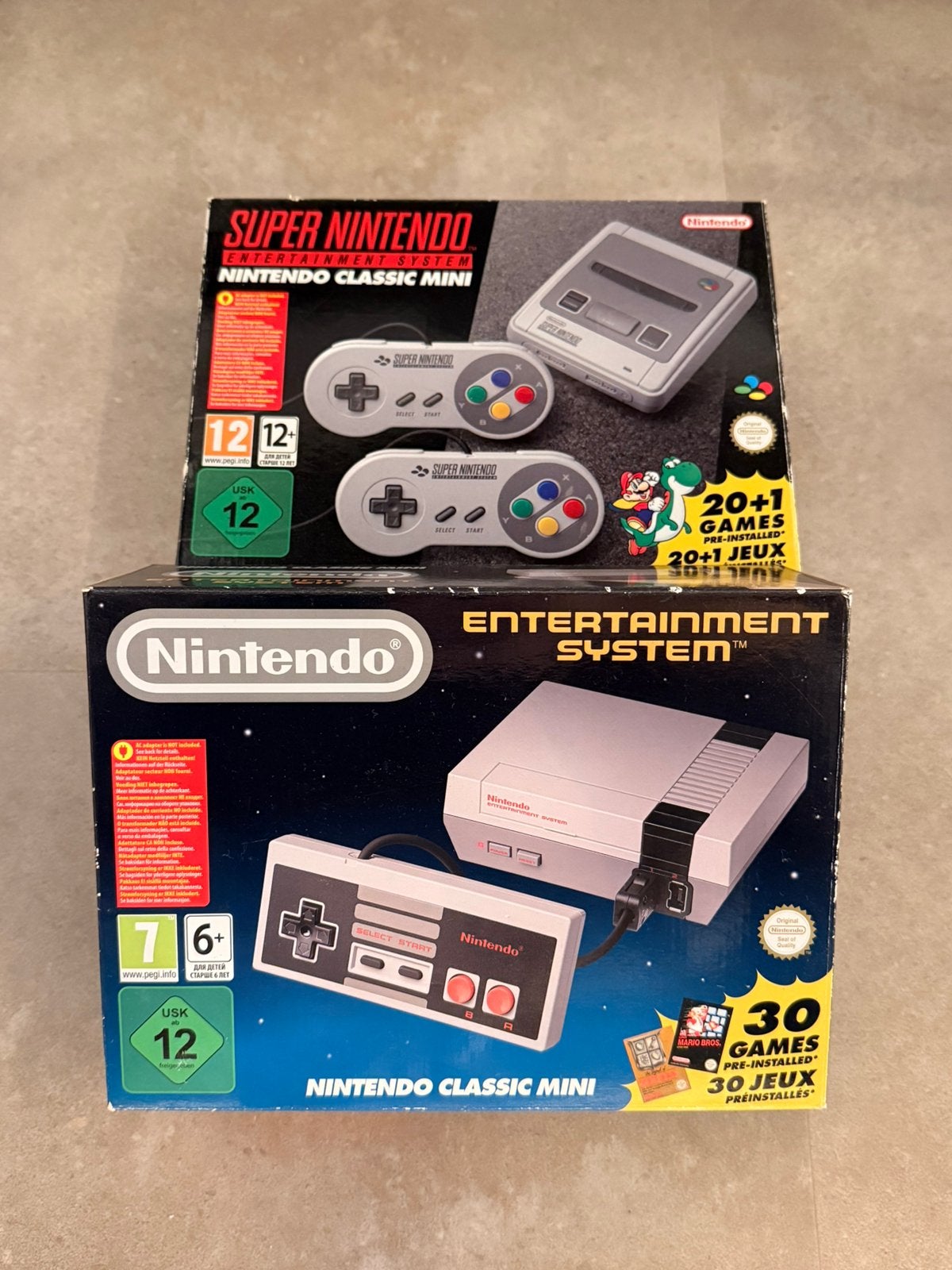 Nintendo NES Classic Mini en Nintendo SNES Classic Mini, Spelcomputers en Games, Ophalen of Verzenden, Nieuw, Met 2 controllers
