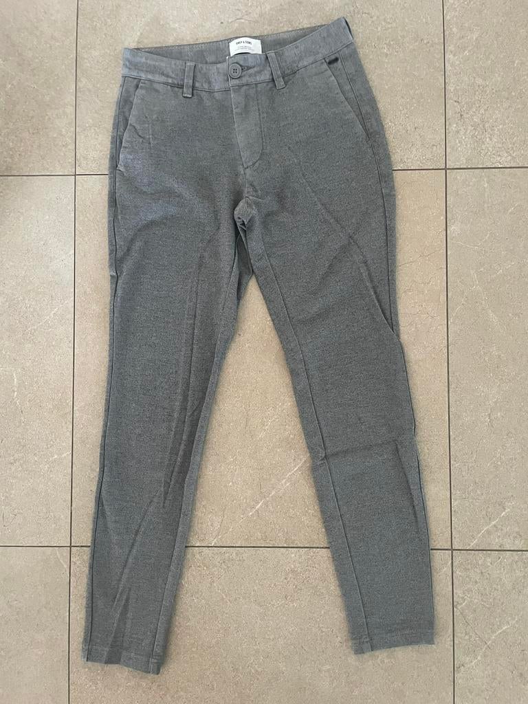 grijze chino broek only & Sons maat 28/32, Kleding | Heren, Broeken en Pantalons, Ophalen of Verzenden, Zo goed als nieuw, Grijs