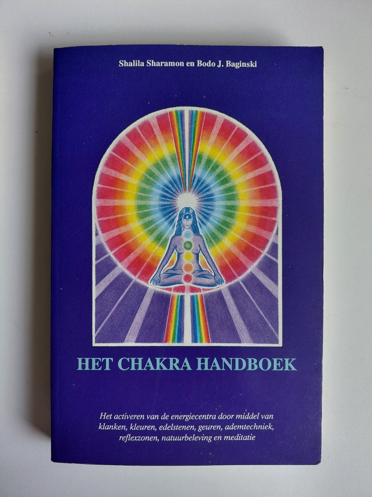 S. Sharamon - Het chakra handboek, Ophalen of Verzenden, Zo goed als nieuw, Overige onderwerpen, S. Sharamon; B.J. Baginski