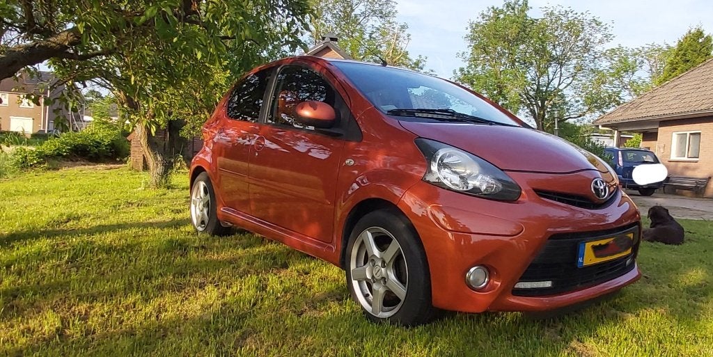 Toyota Aygo 1.0 12V Vvt-i 5DRS 2012, Voorwielaandrijving, Stof, Parkeersensor, Overige kleuren