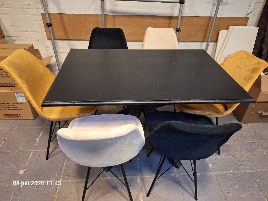 Houten eettafel met 6 kleurige met stof bekleden stoelen ., Ophalen, Gebruikt, 100 tot 150 cm, 50 tot 100 cm