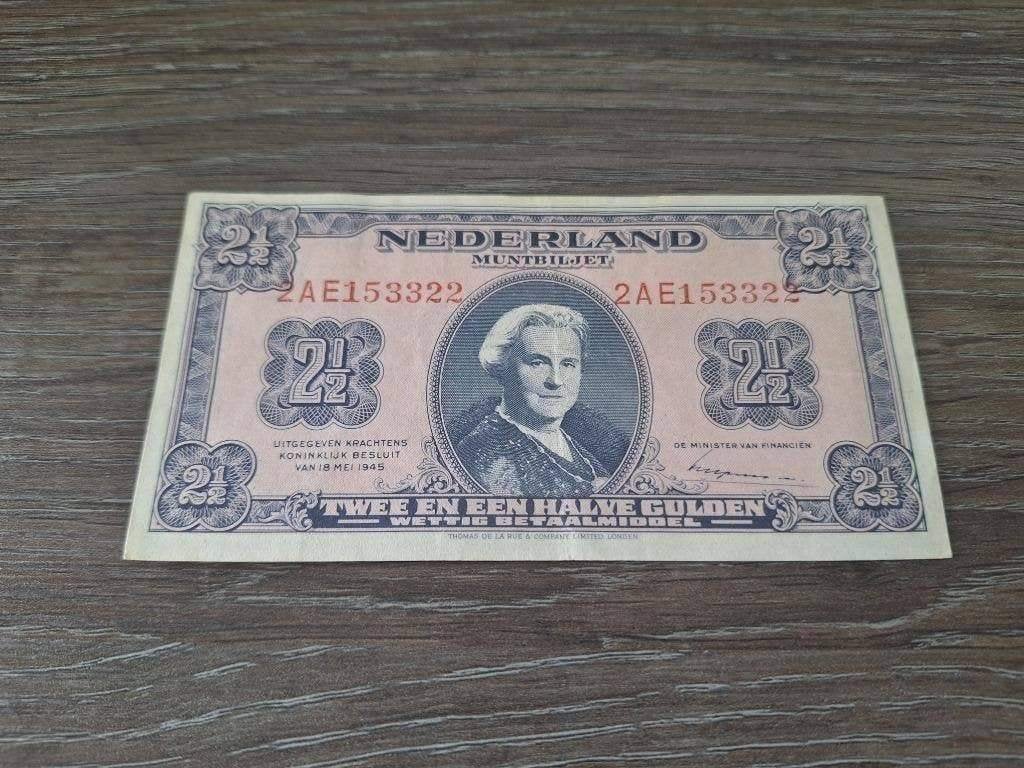 Heel mooi biljet 2,5 gulden Wilhelmina 1945, 1 cijfer, 2 let, Ophalen of Verzenden