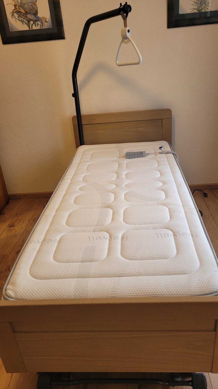 Verstelbaar eenpersoonsbed met matras en papegaai, Ophalen, Verstelbaar, 90 cm, Eenpersoons