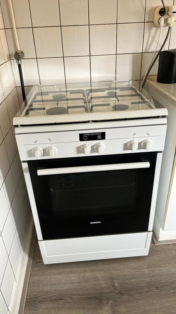 Siemens fornuis, Witgoed en Apparatuur, Fornuizen, Zo goed als nieuw, Gas, Vrijstaand, 85 tot 90 cm