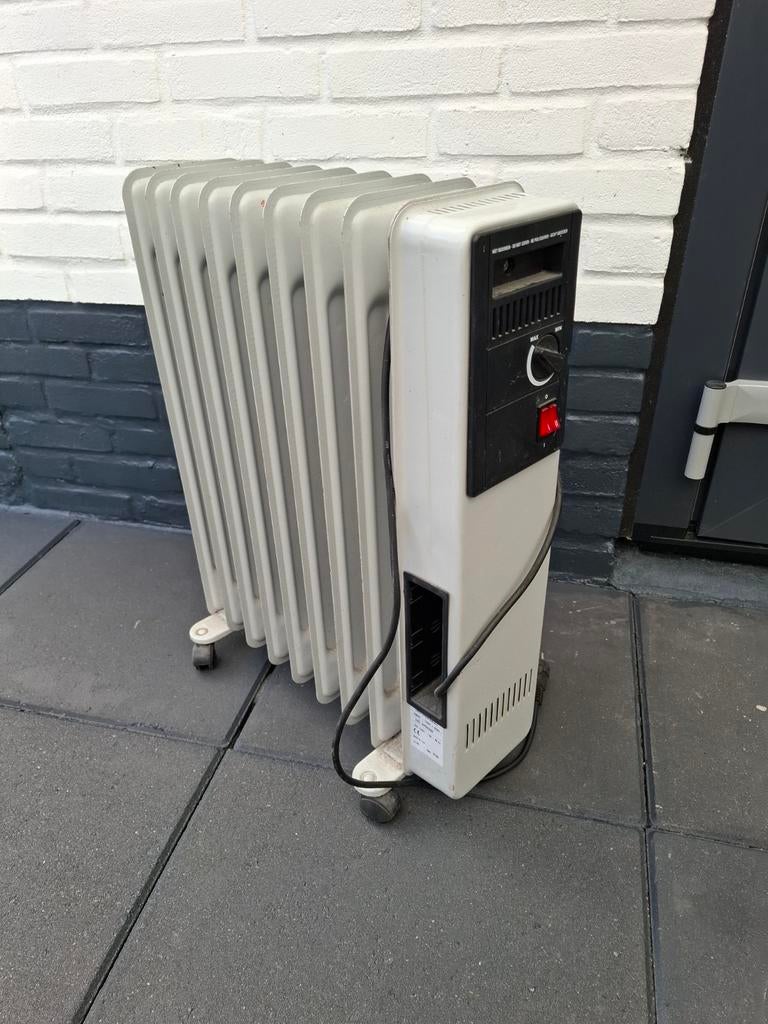 Elektrische olieradiator 2000W - Made in Italy, Ophalen, Gebruikt, Radiator, 60 tot 150 cm