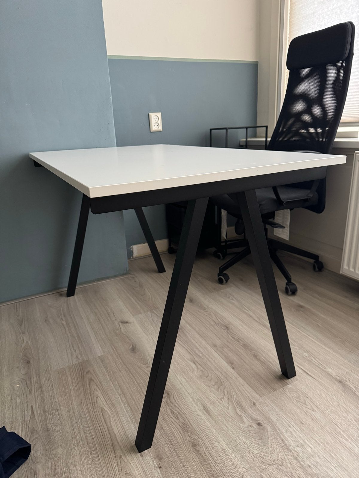 Modern White Desk IKEA 160x80, Gebruikt, Spaanplaat of MDF, Ophalen of Verzenden, Overige merken