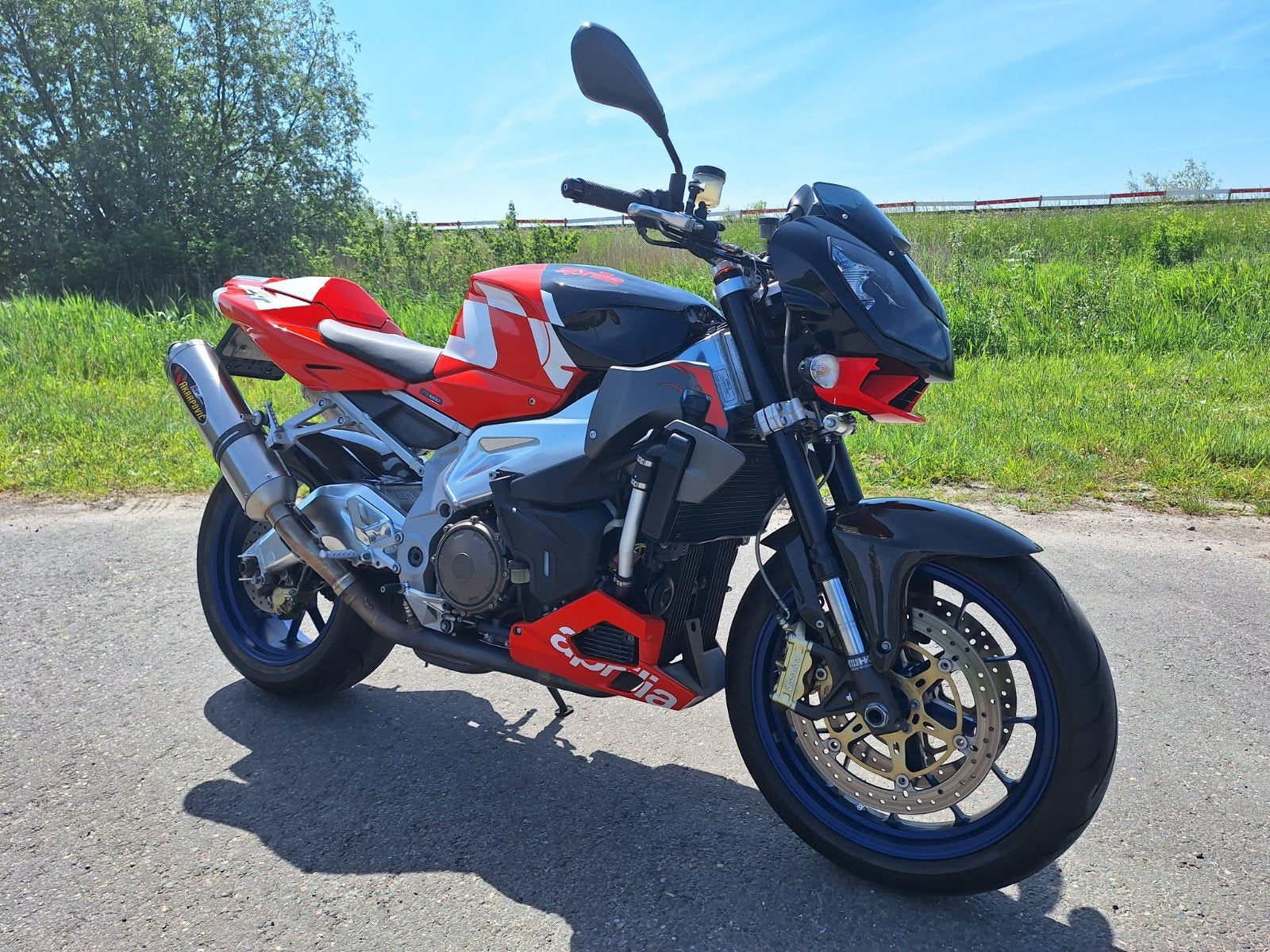 Aprilia Tuono 1000 R Akrapovic 2006, 2 cilinders, Sportuitlaat, Gebruikt, Particulier